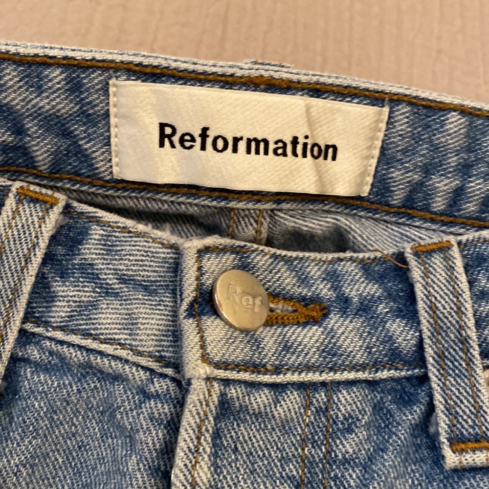 Reformation Light Blue Frayed Hem Jean Shorts. Size 26 - Picture 3 of 9